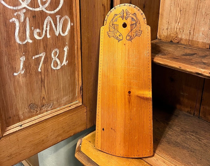 Vintage Norwegian hand carved Cutting Slicing Board/Wall Decor. with unique fish pattern from Toten, Norway folkart