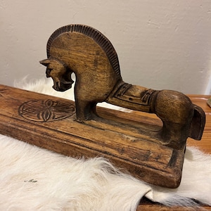 1700s Norwegian mangle board with unique carving, rare primitive antique folkart from Telemark, Scandinavian folk-Art, museum quality piece