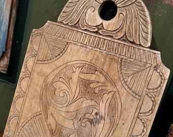 18/1900s Antique handcrafted Cutting Slicing Board/Wall Decor with stunning farmhouse pattern. Norway / Scandinavia folk art, deeply carved