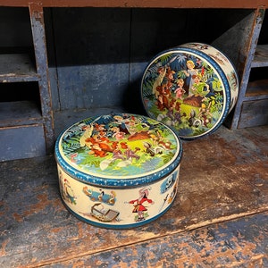 Ca 1960-talet Walt Disney "Peter Pan" RUSTIK Plåt-/Kexask, rustik antik, köksförvaring, stuga/bondgård