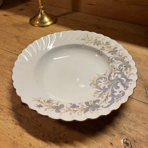 1980s' Porsgrund Porcelain Rosemaling pattern big Soup Plate, Bogstad modell with Seljord Pattern, Norwegian design