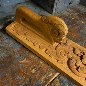 1950s UNIQUE Norwegian mangle board with stunning detailed carving, handcrafted, folkart from Gudbrandsdalen, Scandinavian folk-Art