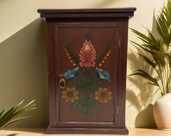 Antique Rosemaling hanging cabinet in pinewood, Scandinavian Antique, Norwegian RUSTIC furniture, country style cabin/farmhouse folk art