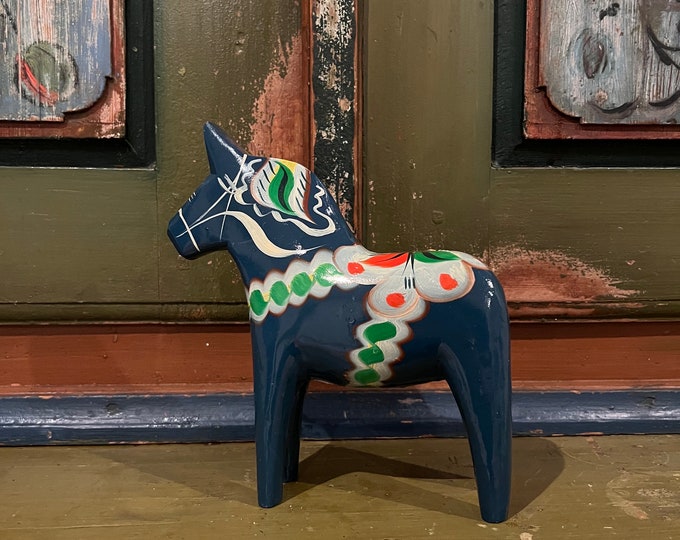 20.5cm Dala horse Blue Swedish/Scandinavian handcrafted and painted folkart. 1960s Vintage Dalarna horse / Mora / Grannas A. Olssons
