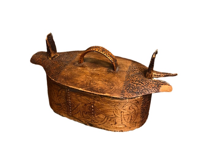 1890s antique  dragon style Tine box from Norway, Norwegian national romance folk art, handmade/ hand carved, country / farmhouse style