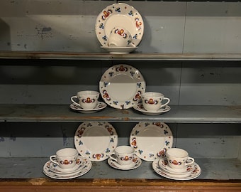 18pc FARMERS ROSE Coffee /breakfast/bruch trio, Norwegian Porsgrund Porcelain, 1990s As New, Nordic Pattern