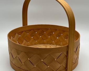 1990s Nature pine wood - hand crafted basket, Country / farmhouse style, Norwegian folk art