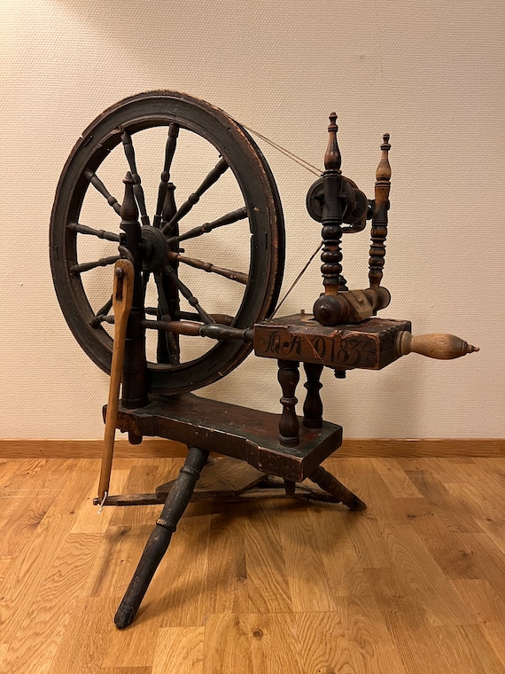 1834 Primitive Antique Spinning Wheel/yarn Winder, Wooden Tool