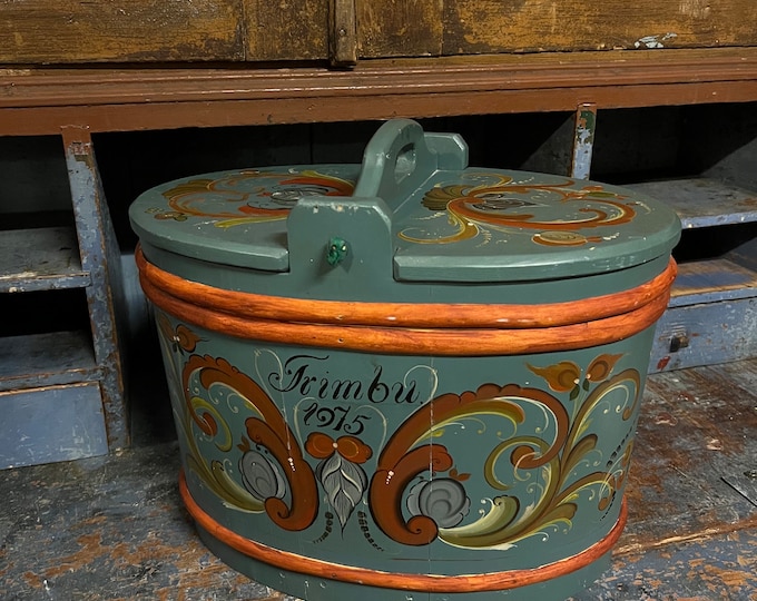 1975 Vintage Tine Box / Bucket with rosemaling from Telemark, Norway, Norwegian folk art, Handmade/ handcarved, Collectible
