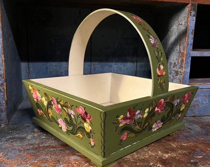 Spring colors - Dated 1975 handcrafted basket with rosemaling, Country / farmhouse style, Norwegian folkart, collectible kitchen storage
