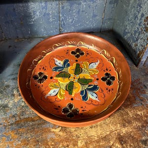 Dated 1975 Hallingdal Rosemaling Plate / fruit bowl, handpainted folkart folk art from Norway, Norwegian handcrafted rustic wall hanging