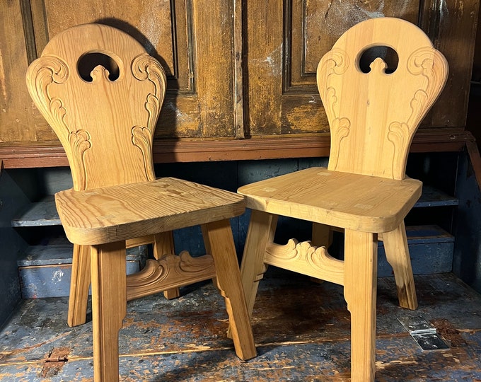 VINTAGE Norwegian stool/chair, Rustic, nature wood, handcrafted rosemaling pattern, Artist signed