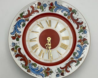Dated 1976 Norwegian Rosemaling Wall Clock by Ingeborg Aaltvedt, Nordisk folk art, Collectible, 24K Gold Gilt