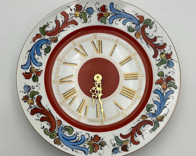 Dated 1976 Norwegian Rosemaling Wall Clock by Ingeborg Aaltvedt, Nordisk folk art, Collectible, 24K Gold Gilt