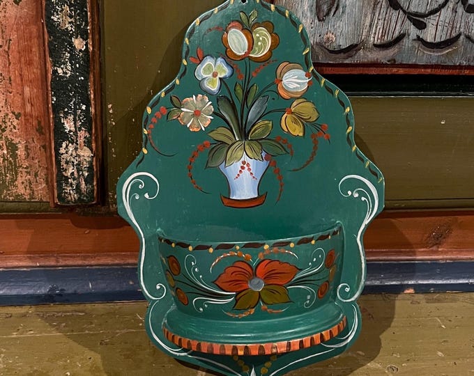 Dated 1992 Norwegian Rosemaling wall potte/ wall decor/ flower potte, Folk Art rose painting, Professionally painted, farmhouse green