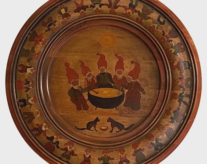 Dia.59.5cm Vintage XL Rosemaling Wall Hanging NISSE plate "34 nisser and 2 cats", Hand-painted, Norway