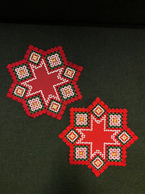 希少なヴィンテージ手刺繍ハーダンガーテーブルクロス/テーブル