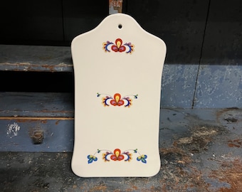 Rare 1973 FARMERS ROSE wall hanging plate / Cutting Slicing Board/Wall Decor, Norwegian design farmhouse style table serving, collectible