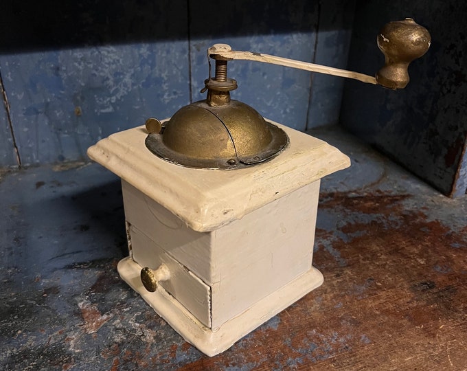 1920s RUSTIC antique coffee grinder from Norway, Norwegian/Scandinavian folk art bent wood / pinewood and metal, antique white