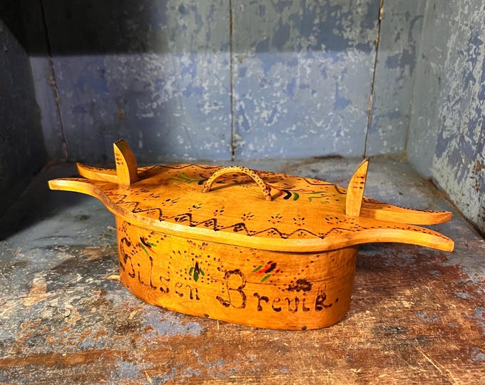 1940/50s Vintage Norwegian Tine box "Hilsen Brevik", bentwood, folkart folk art from Norway cabin farmhouse country style