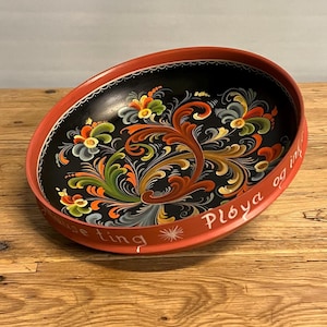 Dated 1968 professionally painted Telemark rosemaling beer ale bowl, folk art from Norway, wedding gift/ housewarming, cabin farmhouse decor
