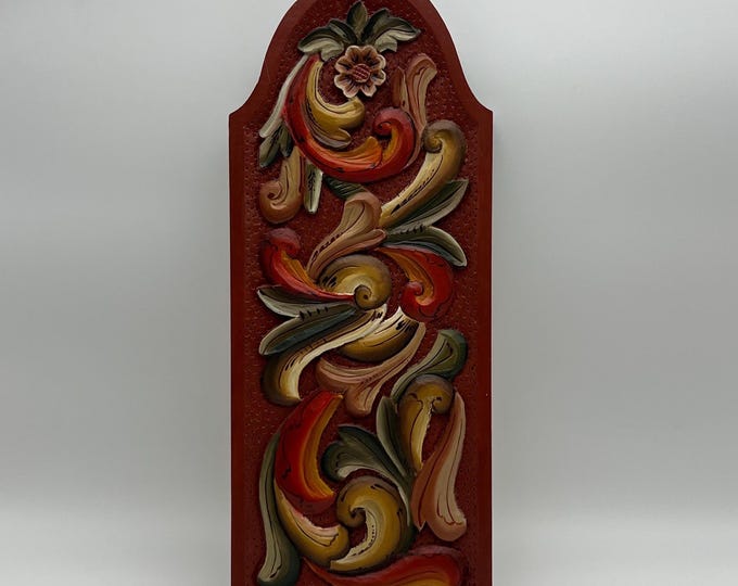 Vintage Norwegian handcrafted Cutting Slicing Board/Wall Decor. Telemark acanthus vine motifs, Norway wood carving folk art