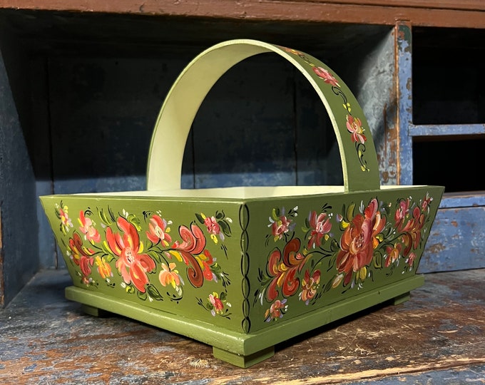 Spring colors - Dated 1974 handcrafted basket with rosemaling, Country / farmhouse style, Norwegian folkart, collectible kitchen storage