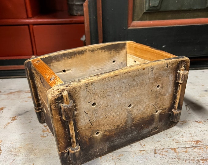 1850s' Antique Norwegian butter / cheese form, Norwegian folk art /folkart / folk-art, country/ farmhouse style