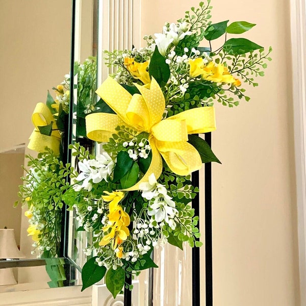 Spring Summer Lantern Swag, Year Round Decoration, Yellow & white Freesia and Baby’s Breath Swag, Beautiful Seasonal Adornment for Any Space