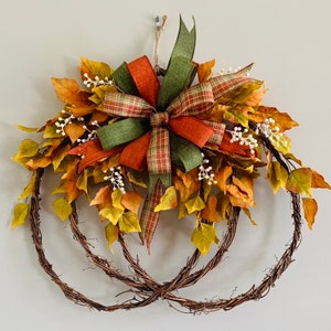 Decorated Grapevine Pumpkin Wreath, Colorful Autumn Decor, Vibrant Pumpkin Shaped Wreath, Seasonal Front Door Wreath, Trendy Fall Decor