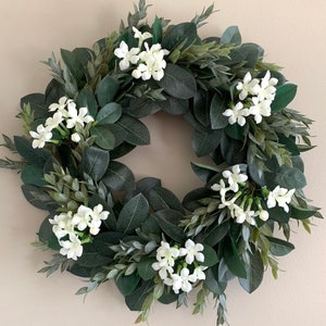 Madagascar Jasmine Wreath: Elegant Floral Farmhouse Decor