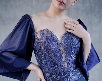 Marineblauwe batik kebaya-jurk, Indonesische traditionele kleding, brokaatkant