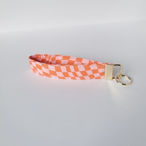 Pink & Orange Wavy Checkered Key Fob Wristlet, Groovy Retro Keychain, Y2K, Cute Keychain, Checkered, Handmade
