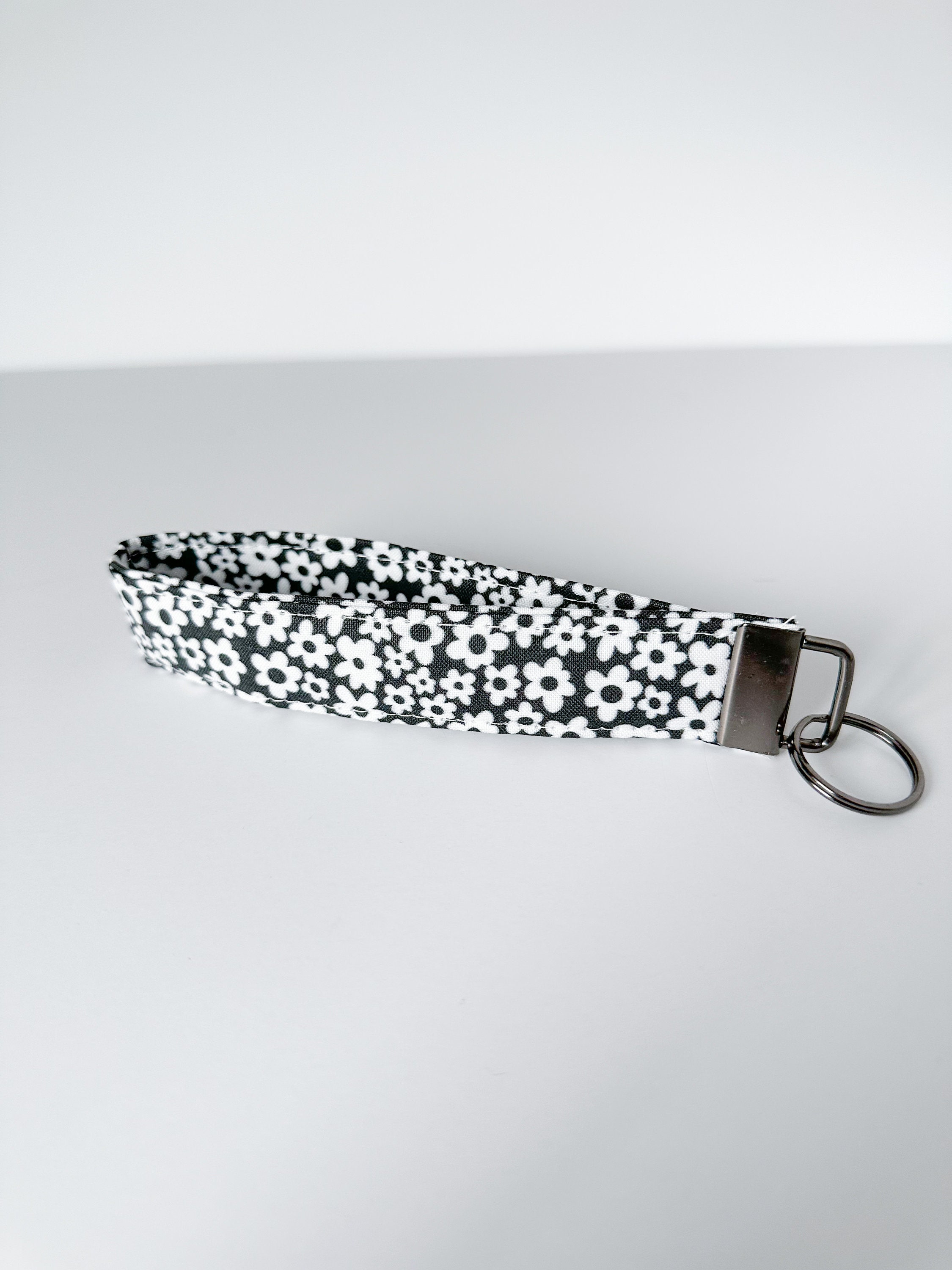  MNGARISTA Wristlet Strap for Key, Hand Wrist Lanyard Key Chain  Holder, Black : Office Products