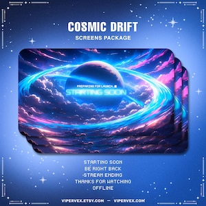 以下が含まれることがあります： 宇宙ドリフトのスクリーンパッケージ。鮮やかな宇宙をテーマにしたデザインです。画像には、青い光るリングとピンク、紫、青の色合いの渦巻く雲を持つ惑星が描かれています。「Starting Soon」などのストリーミングステータスメッセージが含まれています。