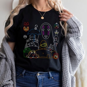 ジブリキャラクターをモチーフにしたユニセックスTシャツ