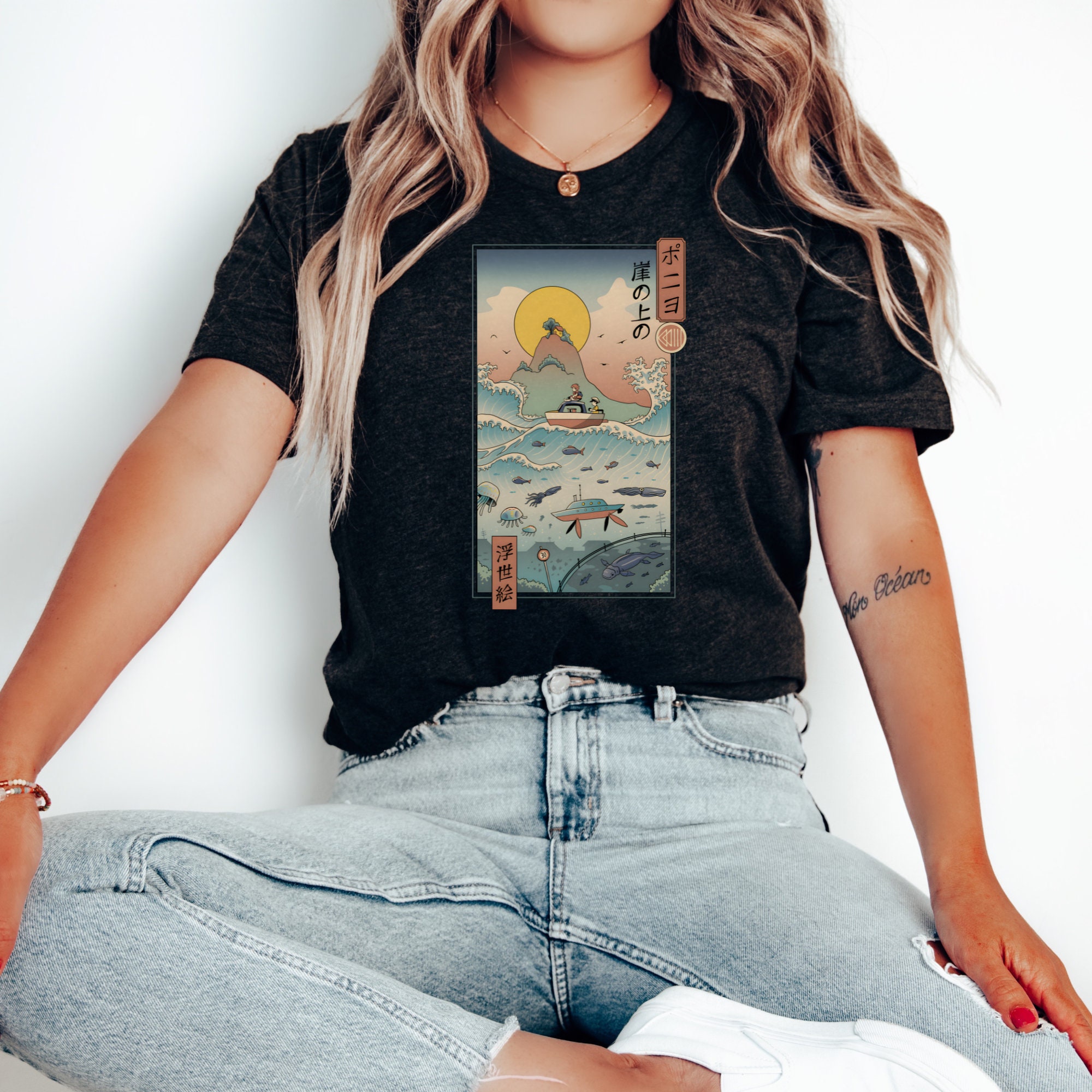 崖の上のポニョ風ユニセックスTシャツ - Etsy 日本