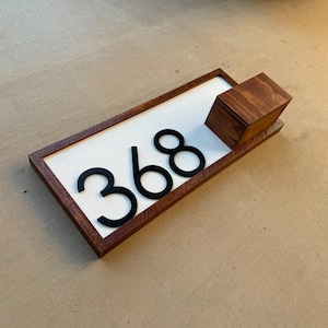 Huisnummer planterbord, verticale adresnummers, huisnummerplaat, modern adresbord, houten adresplaat, aangepast adresbord
