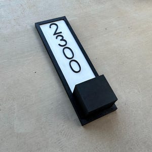 Hausnummer Planter Sign, Vertikale Adressschilder, Hausnummer Schild, Modernes Adressschild, Adressschild aus Holz, Benutzerdefiniertes Adressschild