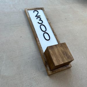 Hausnummer Planter Sign, Vertikale Adressschilder, Hausnummer Schild, Modernes Adressschild, Adressschild aus Holz, Benutzerdefiniertes Adressschild
