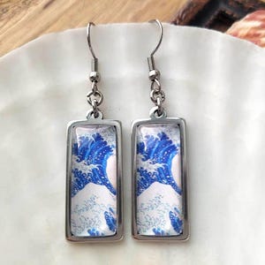 QUALITY STAINLESS STEEL Hokusai &quot;Under the Wave off Kanagawa (The Great Wave)&quot; Famous Art Silver Glass Dangle Earrings Artist Gift
