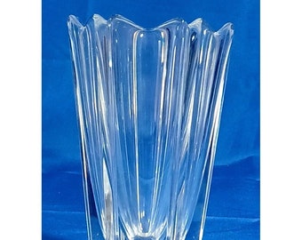 Large Orrefors Sweden Corona Scalloped Cut Crystal Vase Signed  Lars Hellsten  Original Sticker 8" x 5"