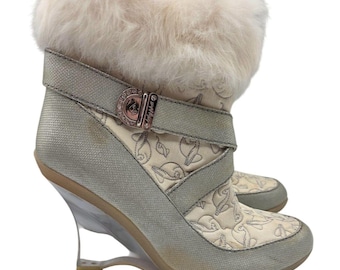 Baby Phat Wedge Boots Womens 8 B Silver Faux Fur Lucite Heel Y2K McBling y2K 90s