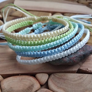 Pulsera de la Amistad Macrame delgada plana impermeable Regalo para un mejor amigo Personalización por color y tamaño Estilo Boho Hippie imagen 6