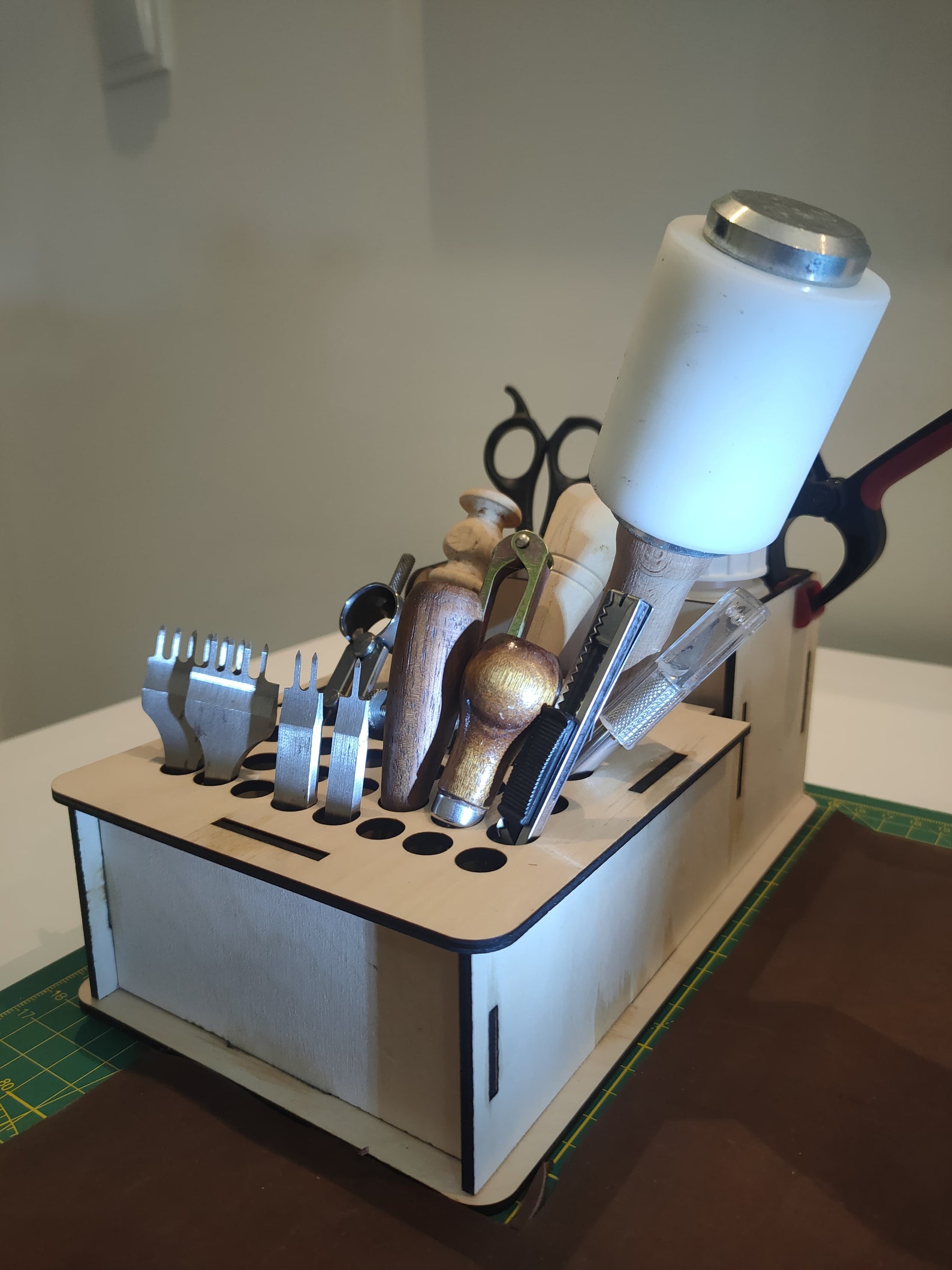 Leather Craft & Desktop Tool Rack - SVG - DXF - Ai - Lightburn (.lbrn2 ...