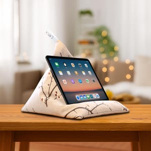 Tablet-Kissen mit Mandelblütenmuster, ergonomische Buchstütze, Lesekissen, iPad-Ständer, Sitzsack für E-Reader, Kindle-Halterung, Geschenk für Leser