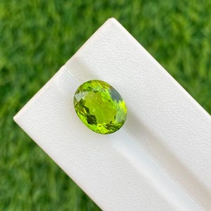Natural Oval Cut Peridot Intense Green Nano Crystal Shape 9.70x12 Loose Stones Heat Resistant Peridot Nano