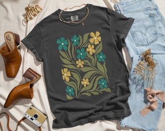 Comfort Colors Boho Flower Shirt, 70s Floral TShirt, Vintage Style Boho Shirt, Retro T-Shirt, Wildflower Tee, Graphic Tee, Art Nouveau Shirt