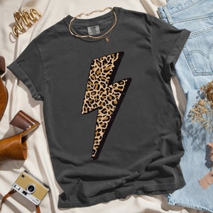 Leopard Shirt, Lightning Bolt Retro 80s Shirt, Cheetah Print, Trendy Comfort Colors Vintage Music Tee, 90s Y2K Aesthetic Shirt Streetwear