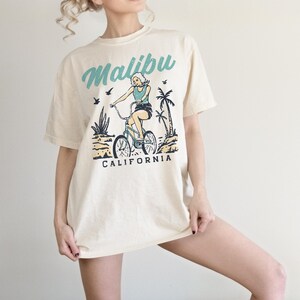 Malibu Shirt Comfort Colors California Tee Retro Beach Shirt Coastal Cowgirl Top Vintage Graphic Tee Summer Aesthetic Preppy T Shirt Women Ivory